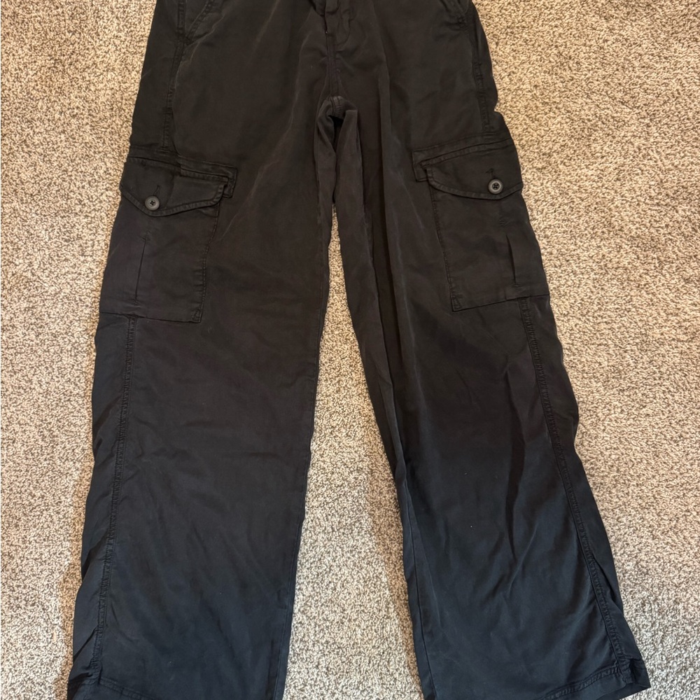 American Eagle Women’s Black Cargo Pants